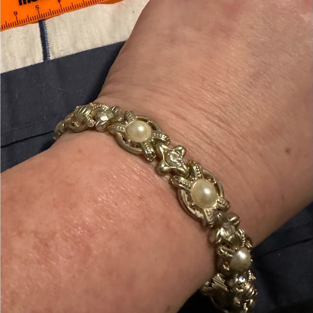 Ladies gold bracelet